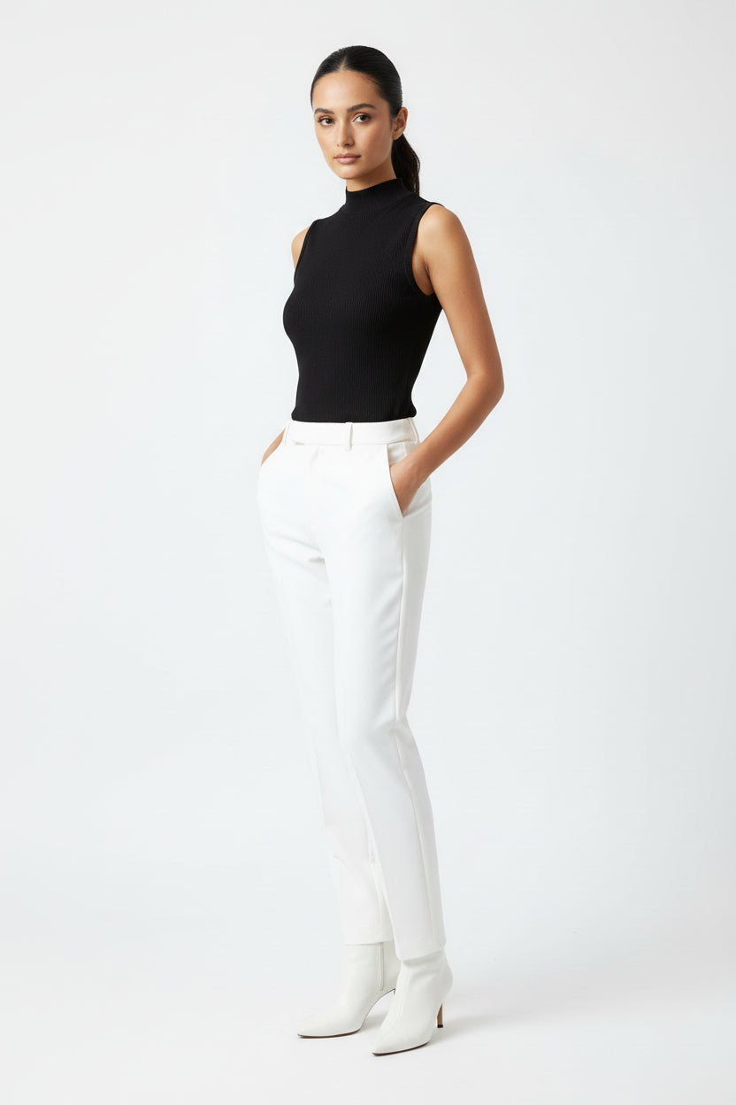 BLACK SLEEVELESS STRETCHABLE TOP