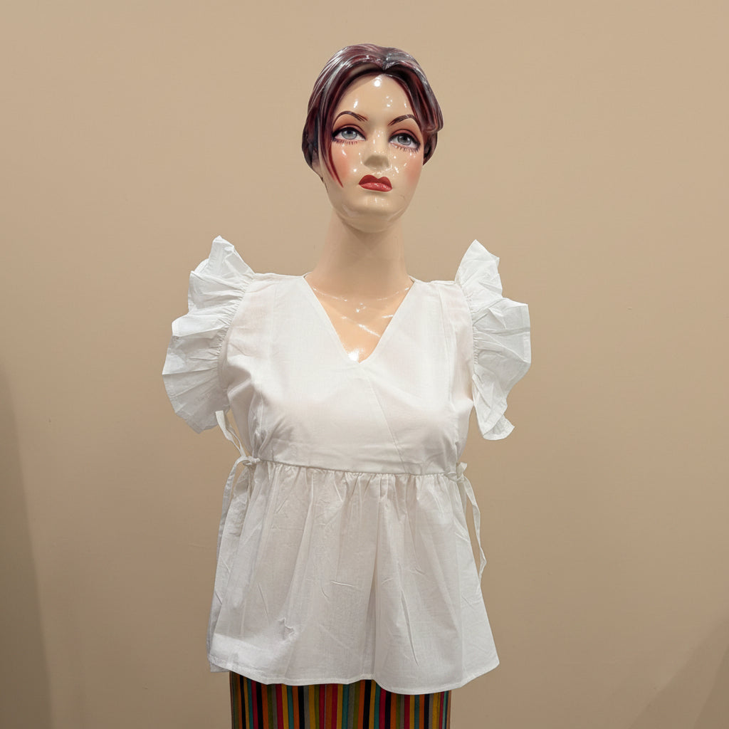 WHITE RUFFELE TOP