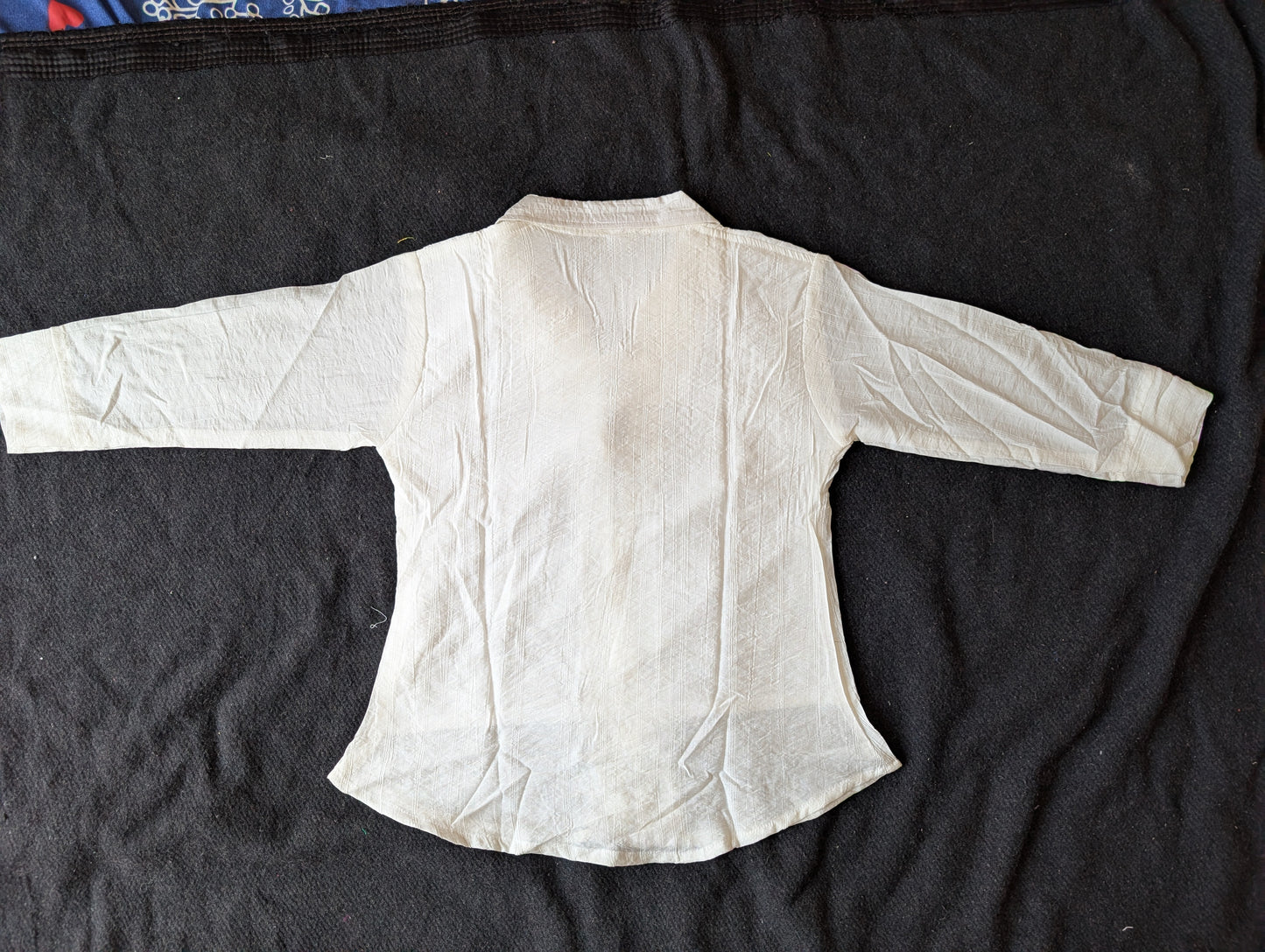 PEASANT -STYLE V-NECK TOP