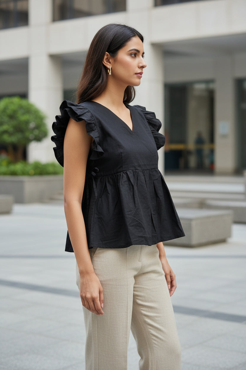 BLACK RUFFELE SLEEVES TOP